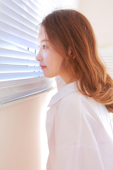 女子洗澡被全程观看