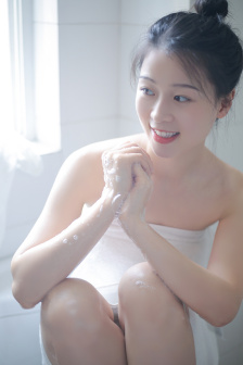 跳d放里面遥控器给小孩了